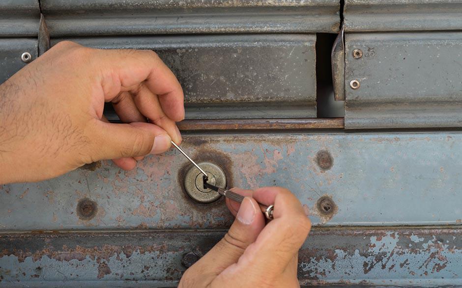 service serrurier prix changement serrure Montigny-le-Bretonneux
